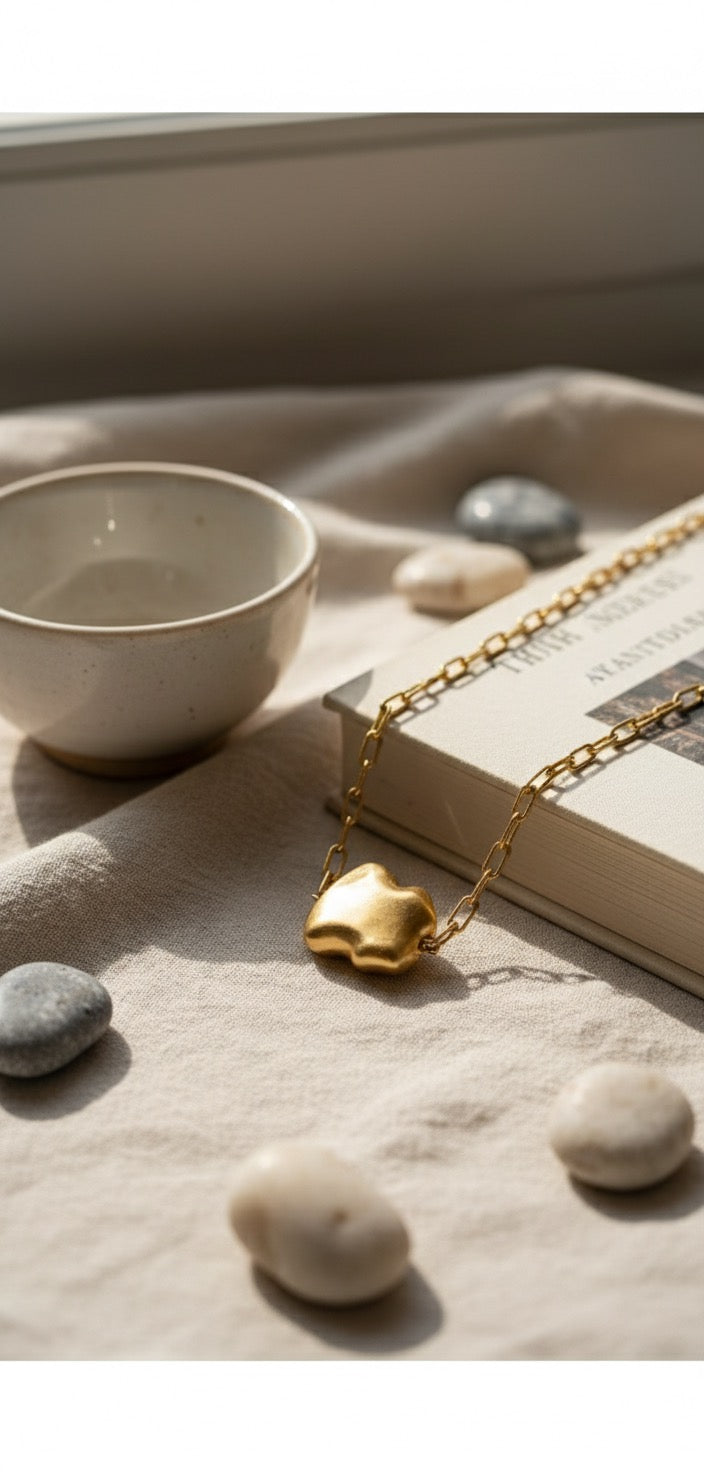 🌟 Golden Essence Brass Pendant Necklace – Minimal yet Bold Statement Jewelry