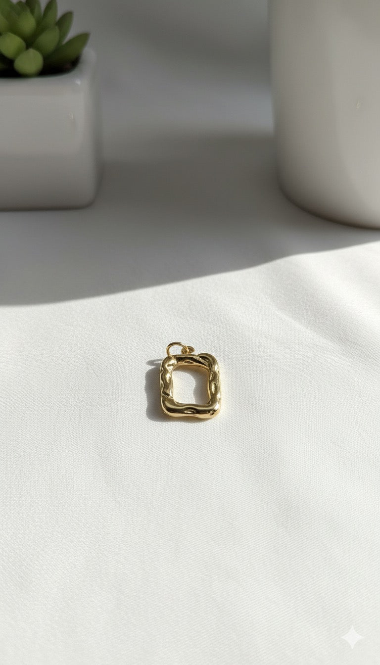 Molten Frame Brass Pendant – Modern Minimalism with Organic Elegance ✨🪄