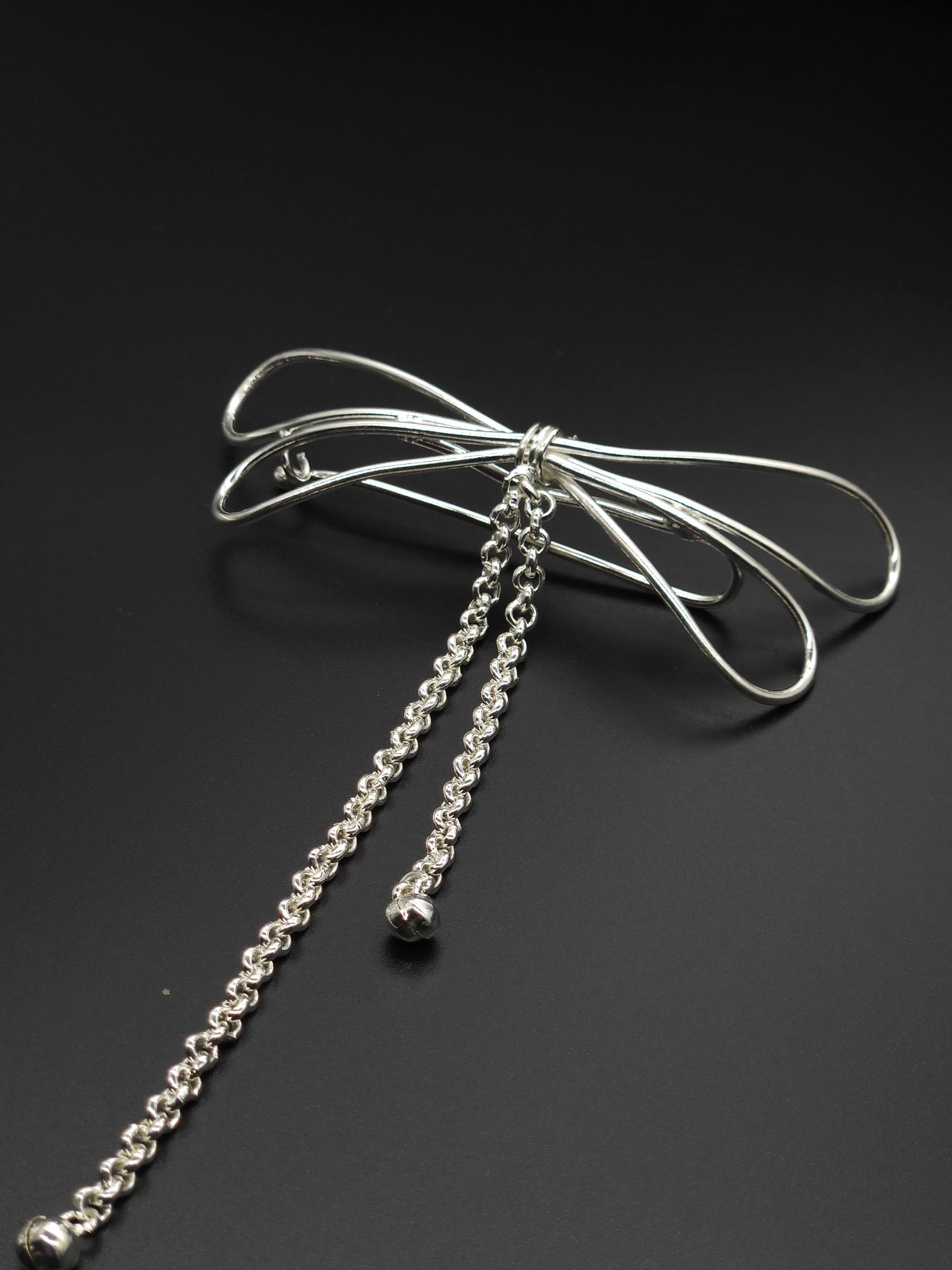 Bow Brass Hair Clip – Elegant Minimal Statement Accessory