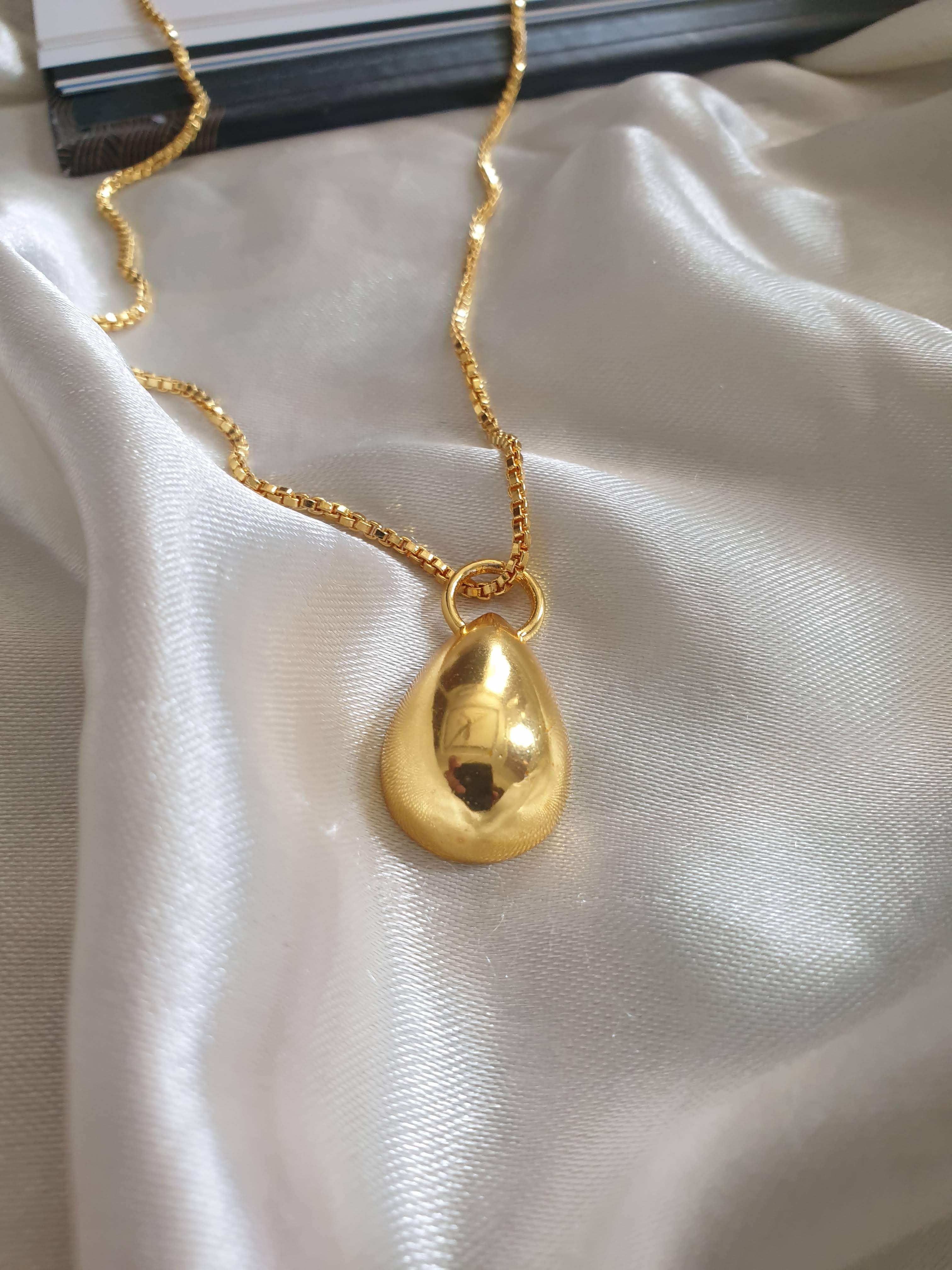 Elegant Brass Teardrop Pendant – Classic Gold-Tone Minimalist Jewellery for Women