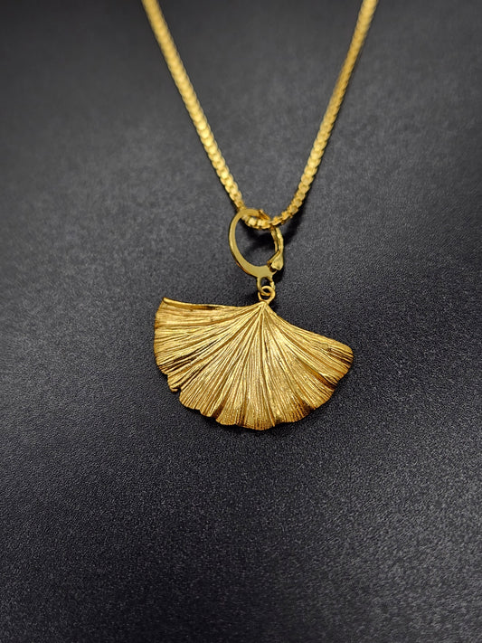 Brass Leaf Pendant Necklace – Textured Gold-Tone Nature Inspired Jewellery for Women