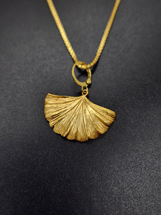 Brass Leaf Pendant Necklace – Textured Gold-Tone Nature Inspired Jewellery for Women