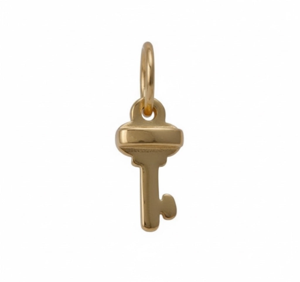 Golden Key Brass Pendant – Unlock Your Style with Symbolic Elegance ✨🔑