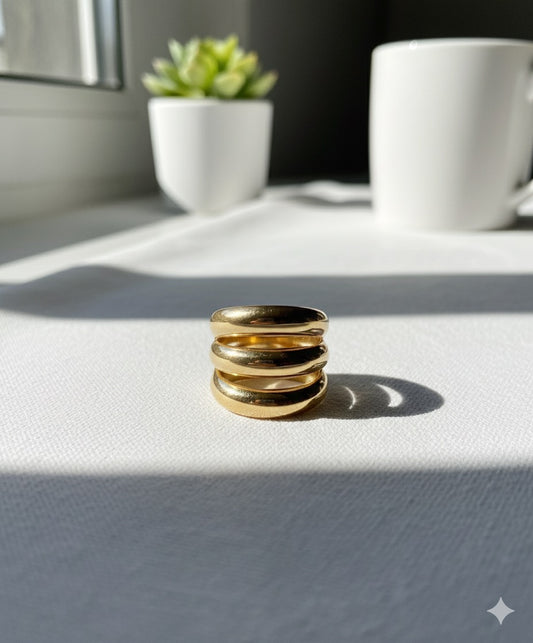 Golden Orbit Brass Ring – Bold Layers of Timeless Elegance ✨💫