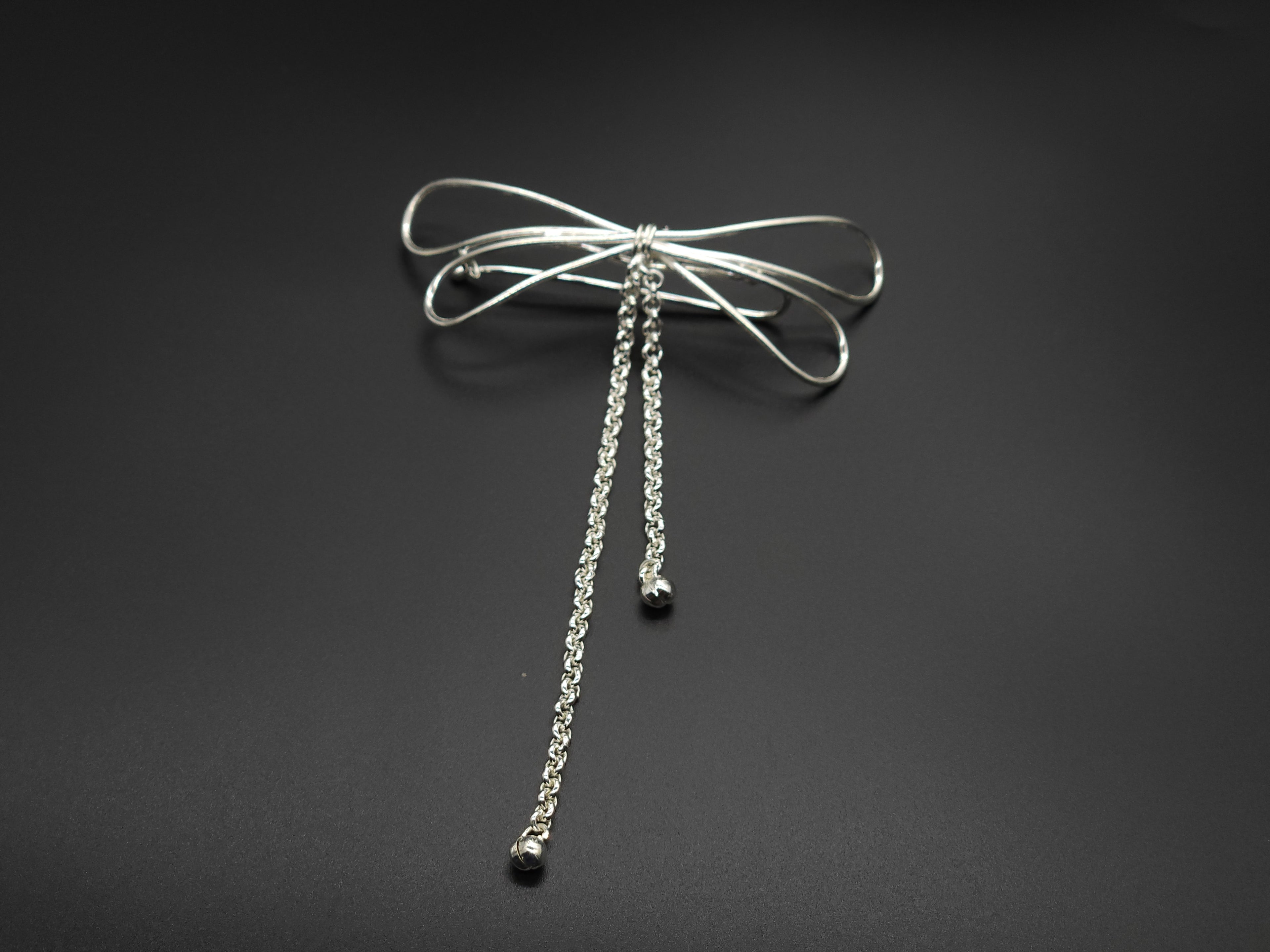 Bow Brass Hair Clip – Elegant Minimal Statement Accessory