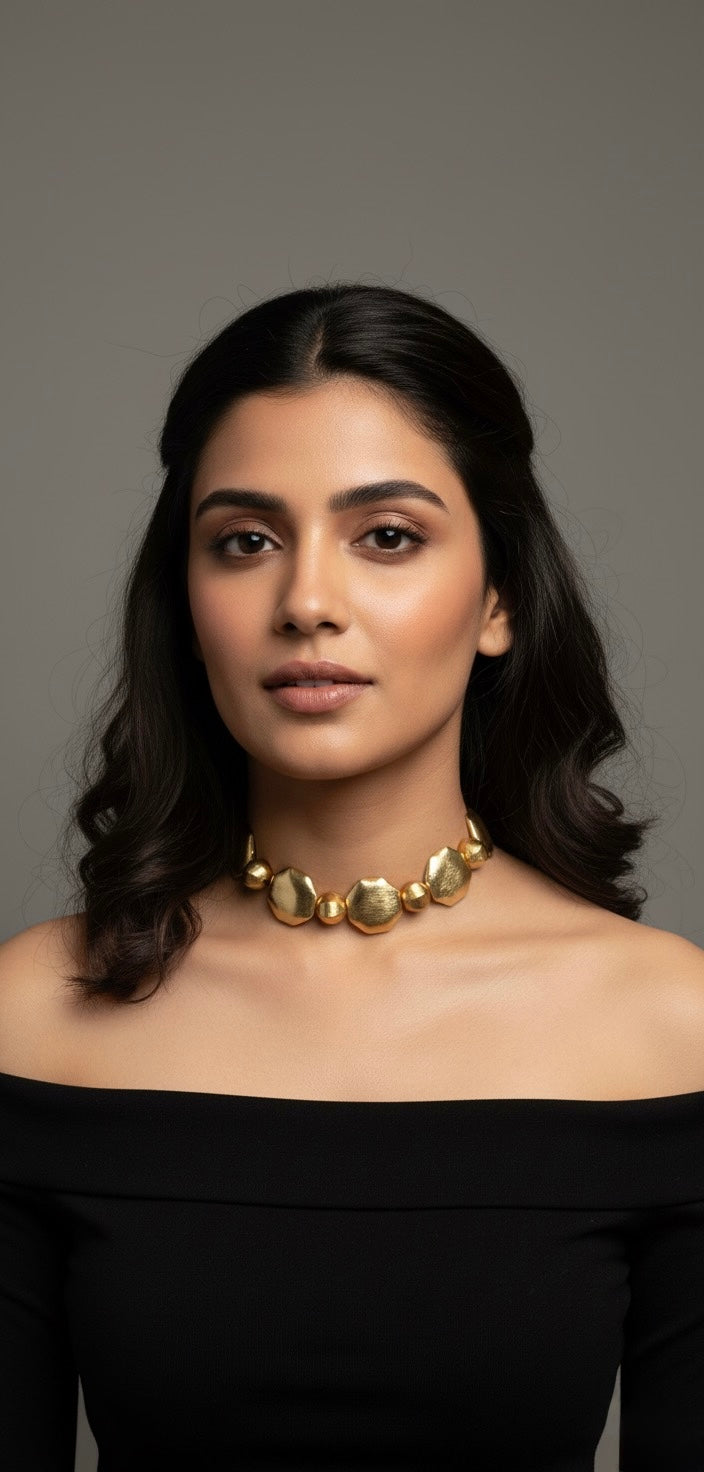 ✨ Golden Aura Brass Choker – Bold Sculpted Statement Necklace