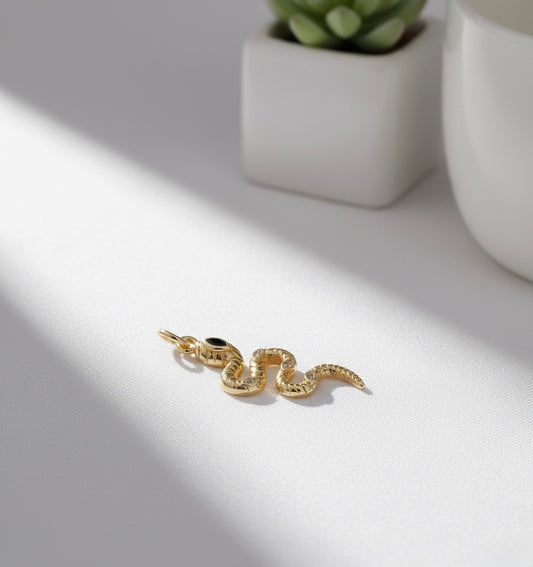 Golden Serpent Brass Pendant – Symbol of Power, Transformation & Timeless Elegance 🐍✨
