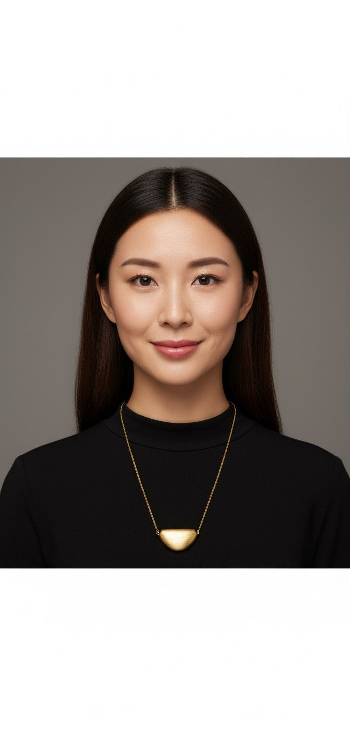 🌙 Minimalist Half-Moon Brass Pendant – Modern Chic Statement Necklace